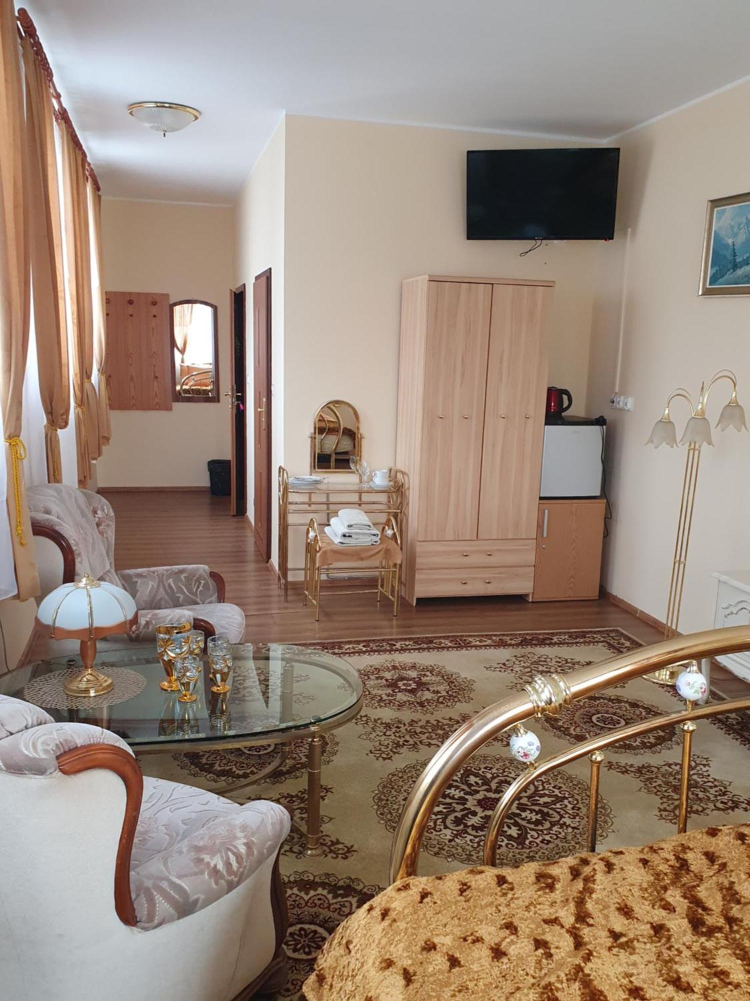 Hotel Dworek فروتسواف المظهر الخارجي الصورة