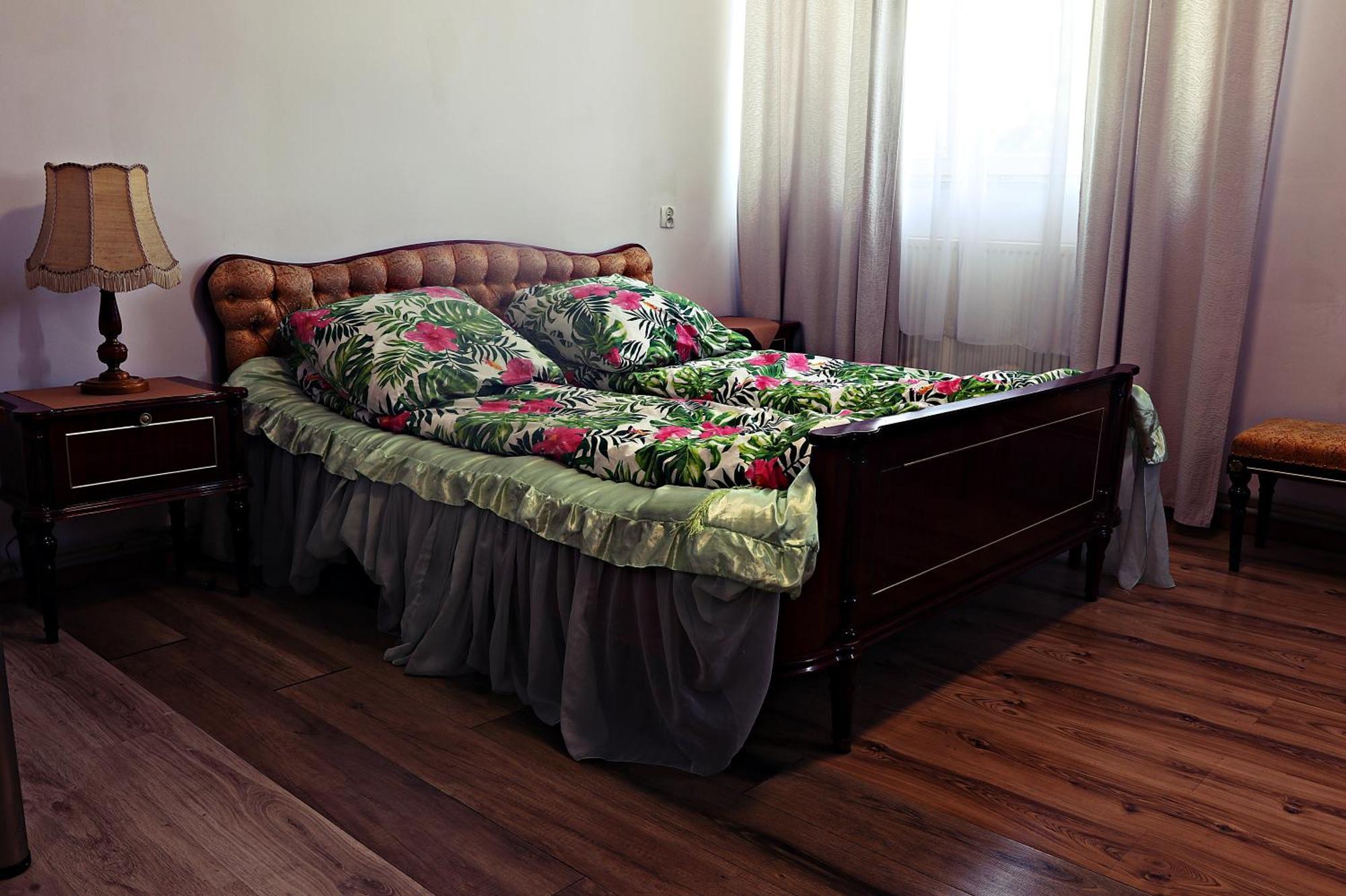 Hotel Dworek فروتسواف المظهر الخارجي الصورة